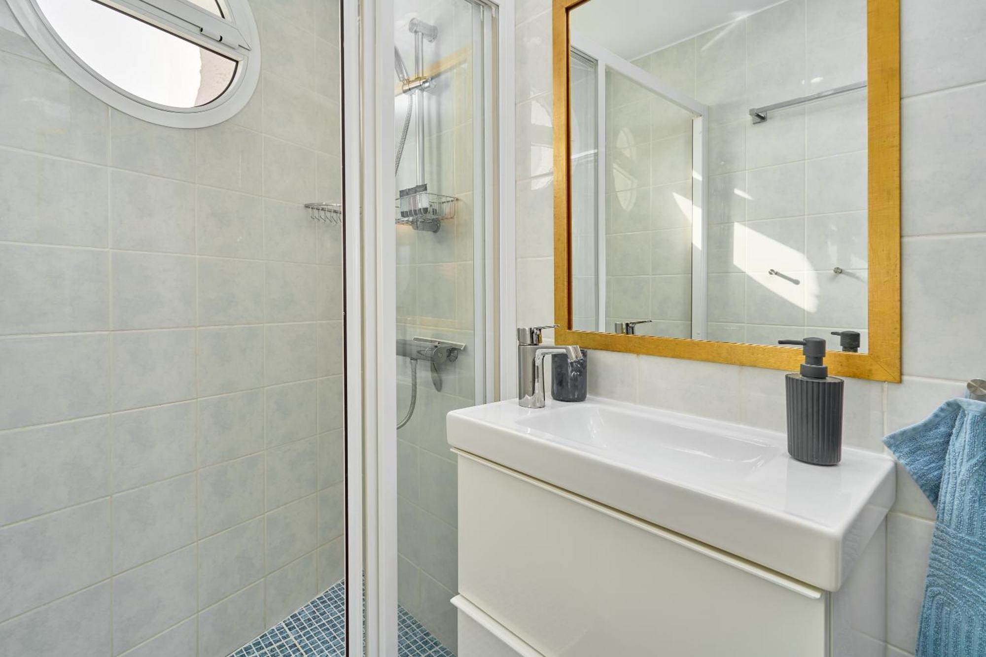 شقة Spectacular Sea Views, 2 Bed,2 Bath نيرخا المظهر الخارجي الصورة