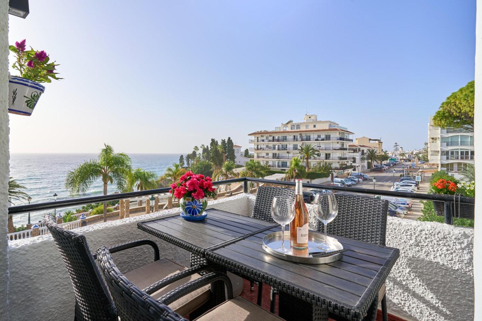 شقة Spectacular Sea Views, 2 Bed,2 Bath نيرخا المظهر الخارجي الصورة
