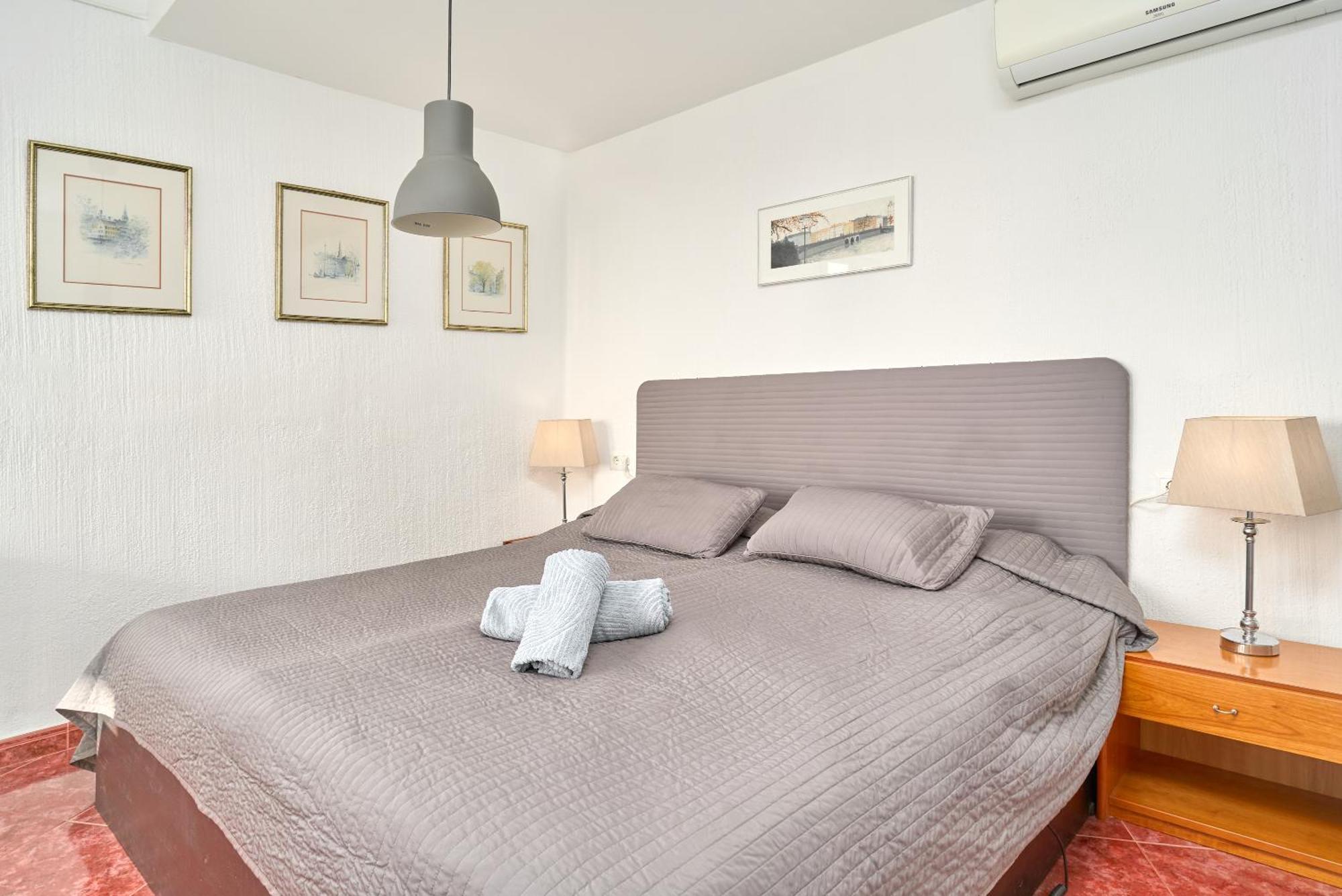 شقة Spectacular Sea Views, 2 Bed,2 Bath نيرخا المظهر الخارجي الصورة